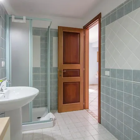 Rovo House 2, Pittulongu, 아파트