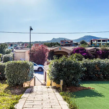 Rovo House 2, Pittulongu, Apartament Olbia