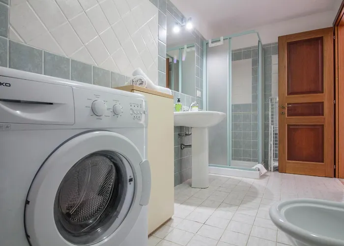 Rovo House 2, Pittulongu, * Ольбия